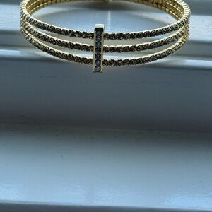 Elegant Gold Bracelet with crystal Accents